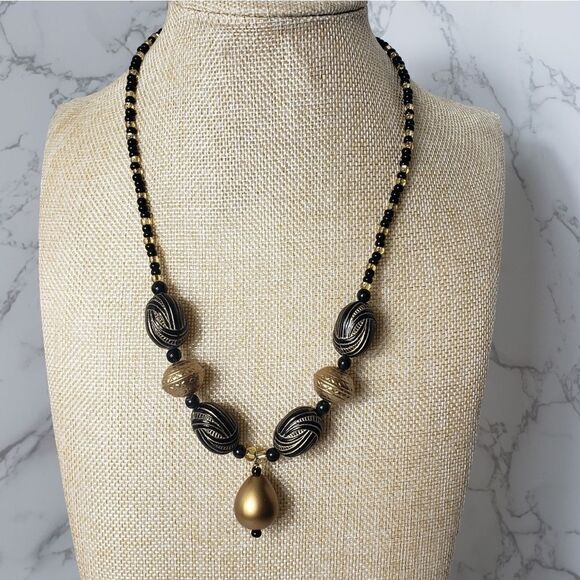 ARTISAN HANDMADE Beaded Necklace  - Picture 1 of 6